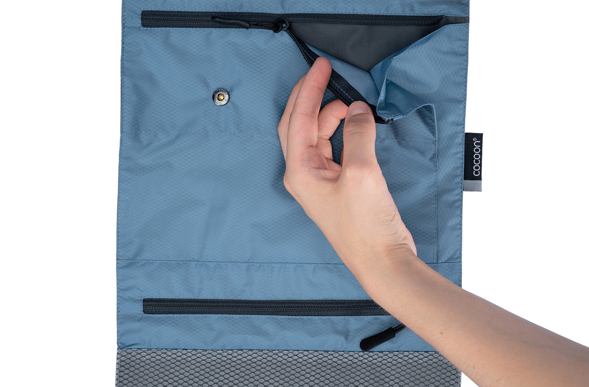 Hanging Toiletry Kit Minimalist