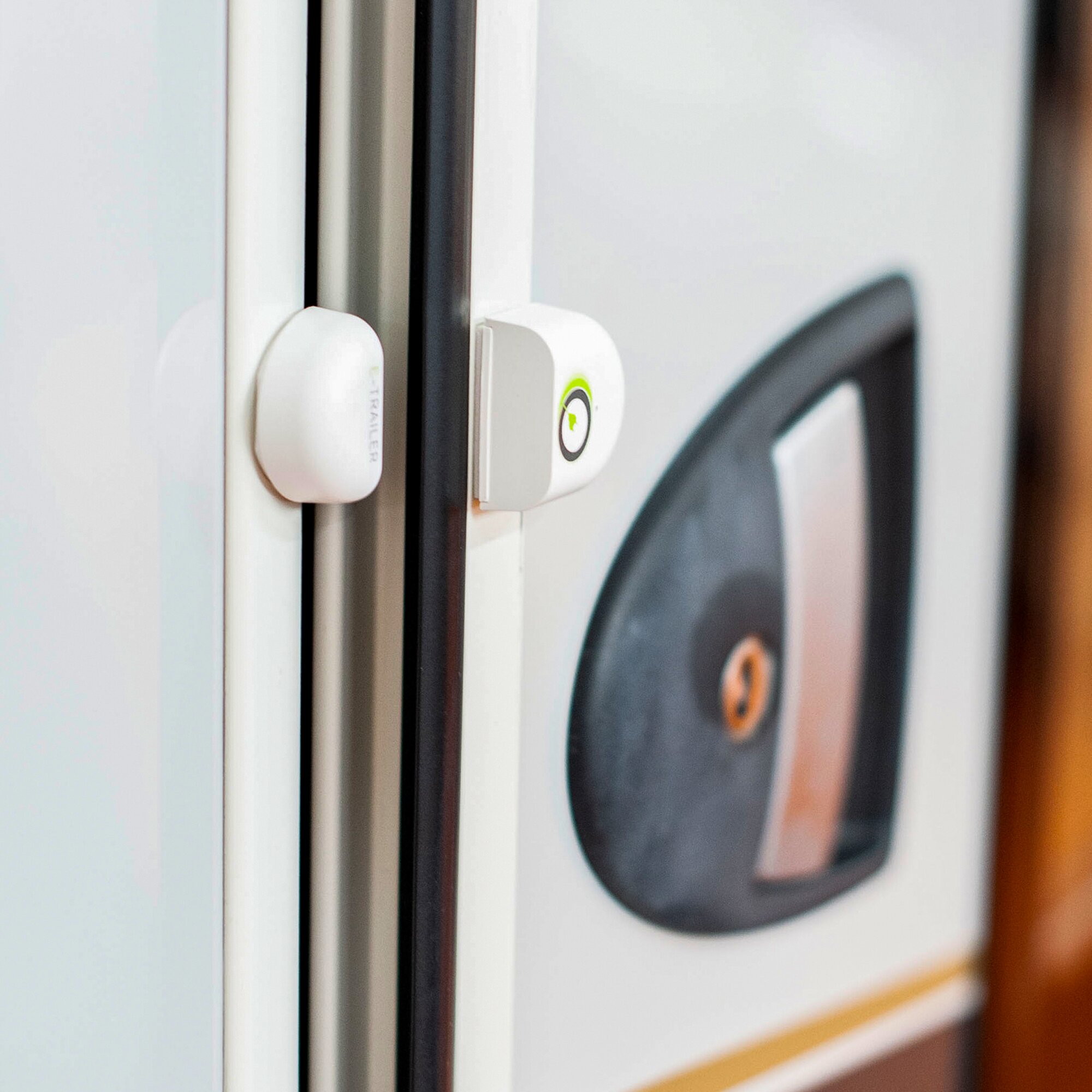E-Switch Sensor zur Überwachung von Türen und Fenstern