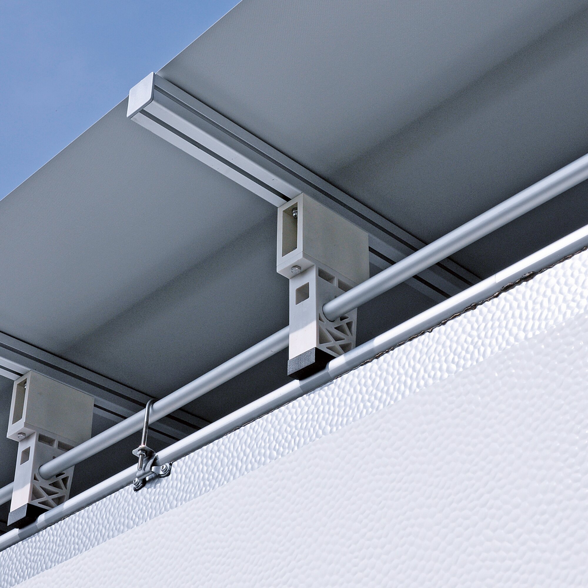 Markise Thule Omnistor 1200, 4 x 2,5 m, Tasche weiß, Saphir-Blau